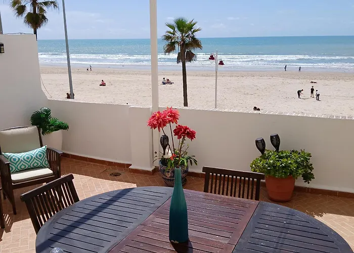 아파트 Amazing Frontal #traveller's Awards2023 카디스