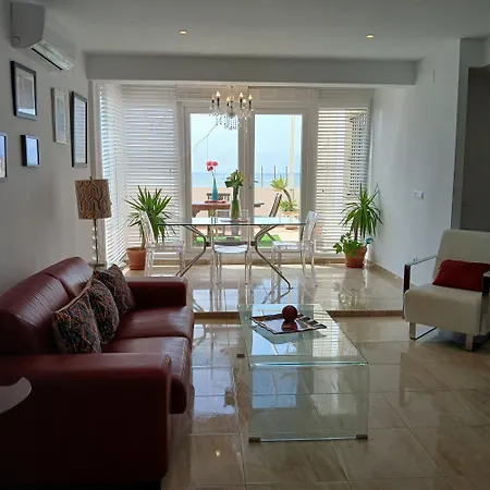 Amazing Frontal #traveller's Awards2023 Apartment *
